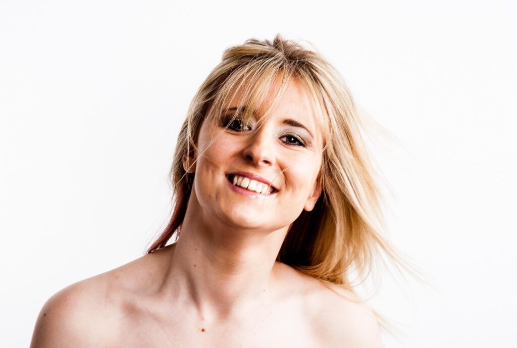 woman, blonde hair, smiling, female, girl, young, white, glamour, elegant, attractive, stylish