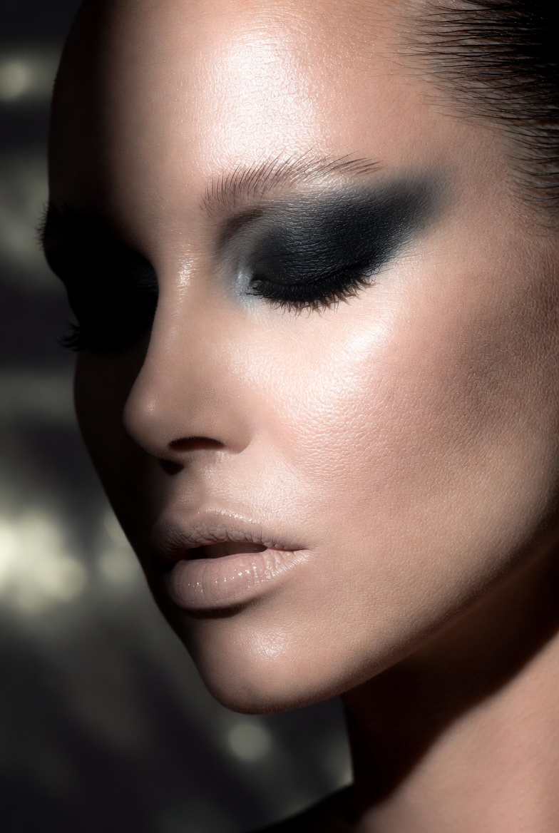 20 Smokey Eye Makeup Ideas: Elevate Your Evening Glamour with Sultry, Effortless Styles