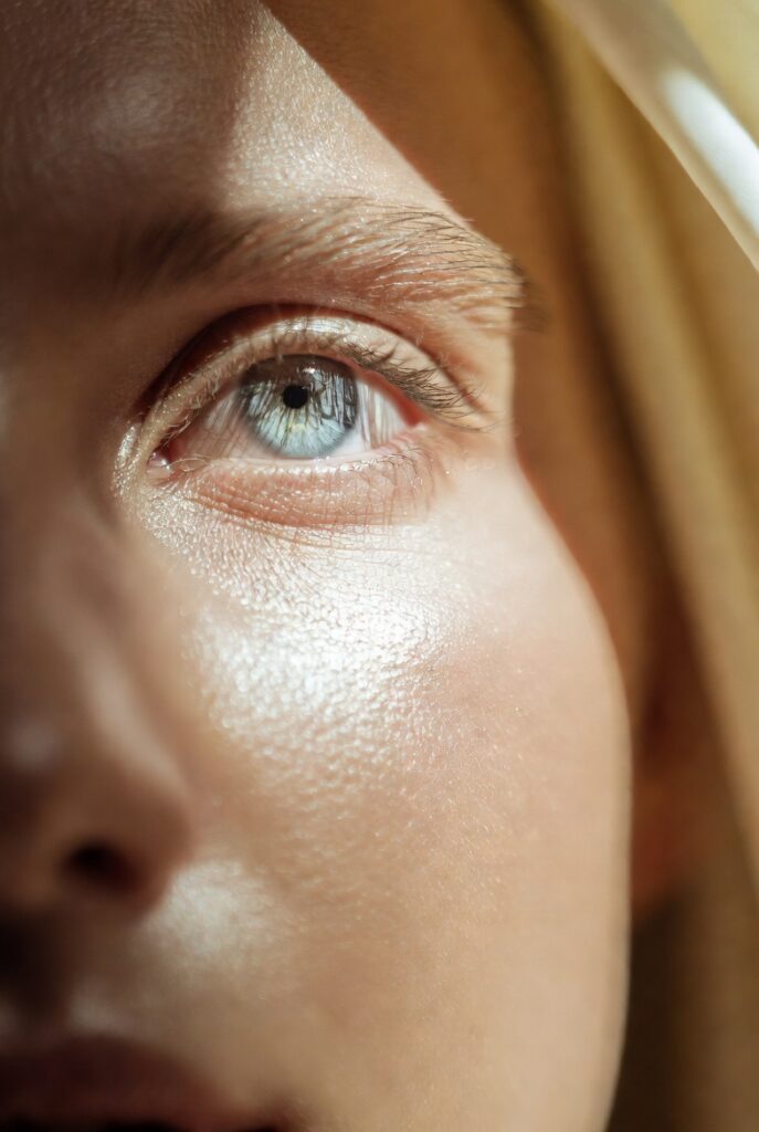 10. Inner Corner Highlight for Awake Eyes