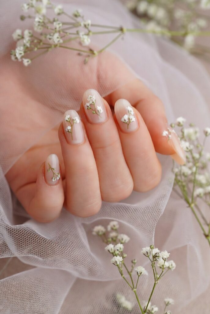 Delicate Baby's Breath Clusters for Understated Romance